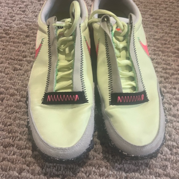 Nike women’s 7.5 - Picture 1 of 3